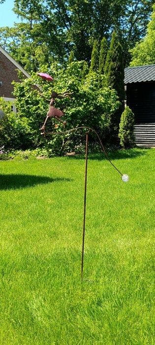 sculptuur, Tuimelaar van een dansend meisje - 110 cm - IJzer