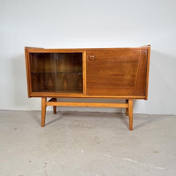 Vintage sideboard/ televisiekast hoogglans noot, Bilea, Huis en Inrichting, 100 tot 150 cm, Vintage, Ophalen of Verzenden, Zo goed als nieuw