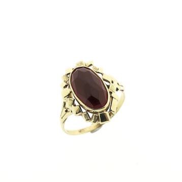 Vintage gouden ring met carneool, Gebruikt, 19 tot 20, Ophalen of Verzenden, Met edelsteen