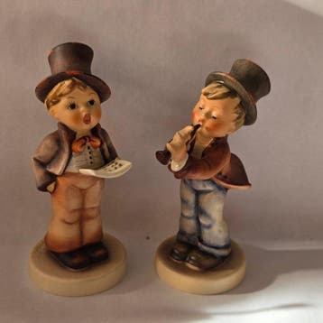 Goebel - Beeldje - Hummel #131 - Street Singer - TMK6 &
