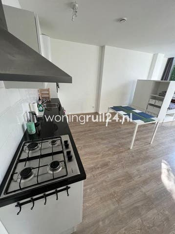 Woningruil - Lambertusstraat 185A - 1 kamer en Rotterdam, Huizen en Kamers, Rotterdam