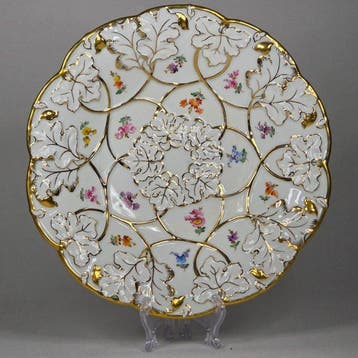 Meissen Pfeifferzeit - Antique flower plate - Deep, Antiek en Kunst