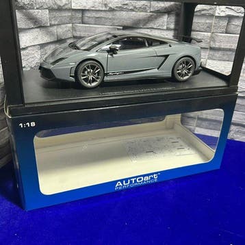 Autoart 1:18 - Modelauto - AutoArt Performance 1:18, Nieuw
