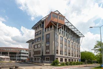 Kantoorruimte in Regus Arena Business Park, Verzenden