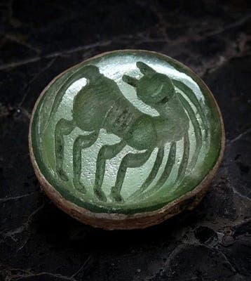 Islamitisch Brons Ring met groen glas intaglio, 17e tot 19e
