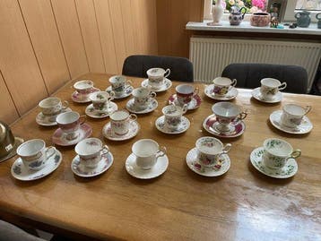 Drinkservies (19) - Porselein - Engelse kopjes
