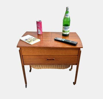 Naaidoos - Hout - Teakhouten tafel uit de jaren vijftig