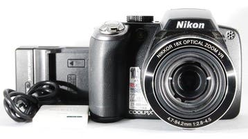 Nikon COOLPIX P80 with battery and charger (USB type), Nieuw