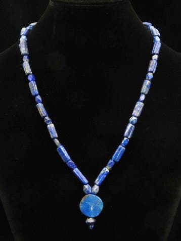 Oud-Bactrisch Ketting gemaakt van lapis lazuli kralen - 46