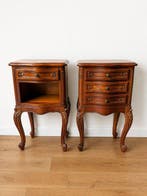 Nachtkastje (2) - kersenhout of mahonie - Stijl Louis XV