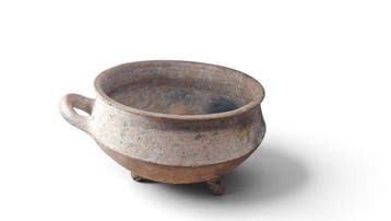 Oud-Romeins, Keizerrijk Grote 21 cm Terracotta Driepoot