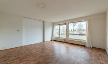 Te Huur 4 Kamer Appartement Bernard Shawsingel In Amsterdam, Huizen en Kamers, Huizen te huur, Direct bij eigenaar, Appartement