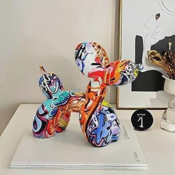 Kleurrijke Ballonhond Sculptuur - Graffiti Stijl Hondenbeeld