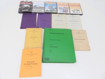 Set van 5 dvd-boxen en 8 boeken over spoorwegen en spoorw..., Ophalen of Verzenden, Nieuw