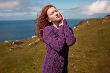 Breipatroon Damesvest Aoife met kabelmotief in Donegal Twe, Ophalen of Verzenden, Nieuw