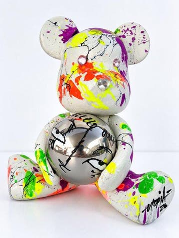 UTOPIA XX - Vandal Bear with Bubble Diamond Nose