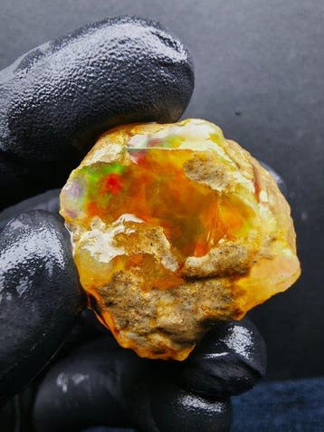 97ct Crystal Opal Specimen Ruw- 19 g