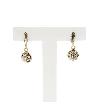 Bicolor gouden oorstekers met florale hanger en diamanten..., Gebruikt, Ophalen of Verzenden, Met edelsteen, Goud