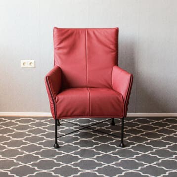 2x Montis Charly Fauteuil Donkerrood Leer - Zwart/Dop, Huis en Inrichting, Fauteuils, Ophalen, Minder dan 75 cm, Zo goed als nieuw