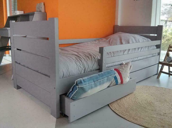 Grijs kinderbed incl. lade, uitvalbescherming en lattenbodem, Huis en Inrichting, Slaapkamer | Bedden, 90 cm, 200 cm, Grijs, Eenpersoons