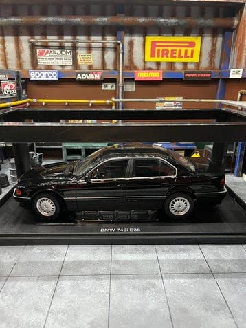 KK-Scale 1:18 - Modelauto - BMW 740i E38 (1994), Nieuw