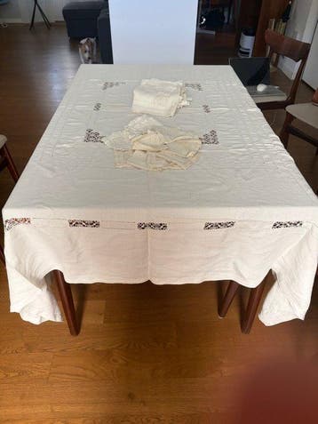 Tafelkleed - 170 cm - 190 cm - Vierkant met borduursels