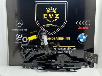 Motorkap scharnier rechts BMW X5 4x4 bj.2017 Artnr.7300566, Auto-onderdelen, Gebruikt, Rechts, BMW