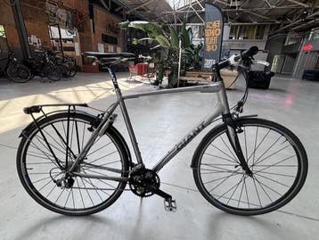 GIANT Aero Trekking-bike, Ophalen, Velgrem, Versnellingen, 56 cm of meer