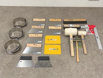 Veiling - Solid tegelgereedschap set 19-delig, Doe-het-zelf en Verbouw, Nieuw