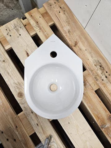 Catalano Luce 35 LU 30 x 43 cm / 35 x 35 cm hoekfontein wit, Ophalen of Verzenden, Nieuw, Bad