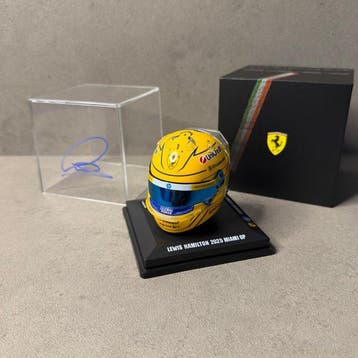 Ferrari - Lewis Hamilton - 2025 Miami GP - 2025 - Helm op, Verzamelen, Automerken, Motoren en Formule 1, Nieuw