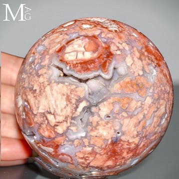 Sakura Blossom Agate met druzy Sakura Blossom Agate Sphere -