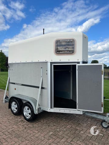 Leuke Blomert 1,5 paards paardentrailer!, Ophalen, Zo goed als nieuw, Hout, 1½-paards trailer