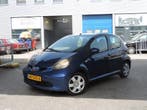 Toyota Aygo 1.0 5DRS WRC EDITIE! NAP! 2 EIGENAREN! NWE APK!, Auto's, Stof, Zwart, Blauw, Origineel Nederlands