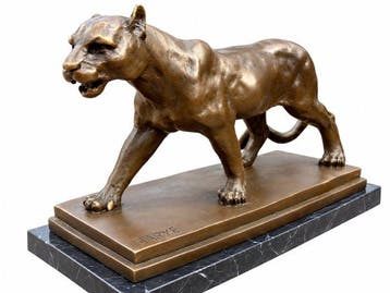 Beeldje - Lioness - Brons, Marmer
