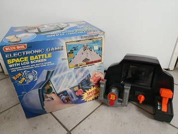 Blue Box Space Battle – Electronic Game with LCD Screen –