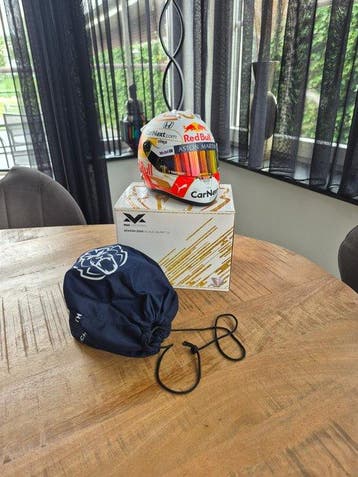 Red Bull Racing - Max Verstappen - 2020 - Scale 1/2 helmet, Nieuw