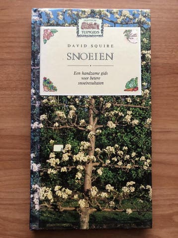 SNOEIEN (PRAKTISCHE TUINGIDS) - SQUIRE 9789041000385, Verzenden, Gelezen, SQUIRE