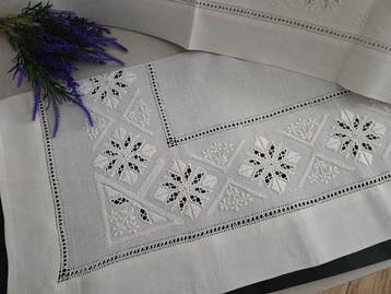 Set lenzuola in puro lino con ricamo Punto Antico e punto