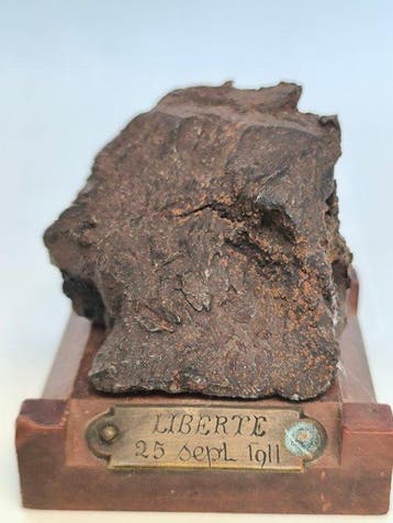 Metal macizo del casco del acorazado denominado Liberté que