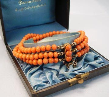 Armband - 9 kt. Geel goud - 110.00ct. tw. Koraal - 3-rijige, Nieuw