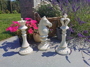 Beeldje - A set of Chess pieces (3) - Gietijzer