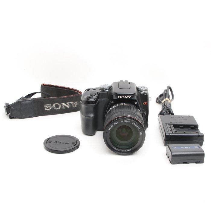 ≥ Sony A100 met Sigma 18-200mm f/3.5-6.3 Digitale reflex