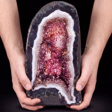 Vivid Amethyst - 36x18x18 cm - Geode- 13.7 kg