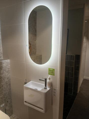 Luxe fonteinset met handdoekbeugel en ledspiegel 0002 - 86, Ophalen, Nieuw, Wastafel