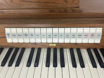 Content D 2100, Gebruikt, 1 klavier, Orgel