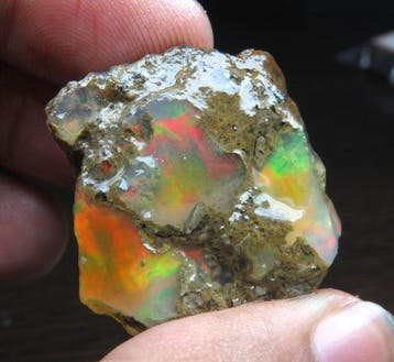 Prachtig Ethiopisch opaalvoorbeeld, 54,75 ct, ruwe,