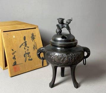 Takaoka bronzen Koro wierookbrander, Shishi-finial, Antiek en Kunst