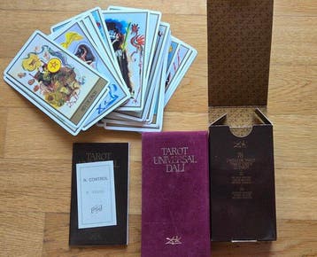Salvador Dalí - Tarotkaarten - Tarot Universal Dalí - Papier, Antiek en Kunst, Antiek | Boeken en Bijbels