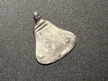 Viking periode Zilver Zeldzame krijgeramulet in de vorm van